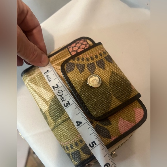 Spartina 449 Green and Pink Linen and Leather Wallet with Bifold Design - Picture 9 of 10